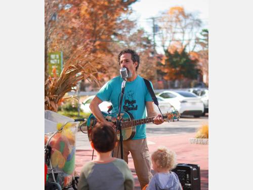 Event image for Summer Reading: Family Concert with Music at the Blissful (Collins)